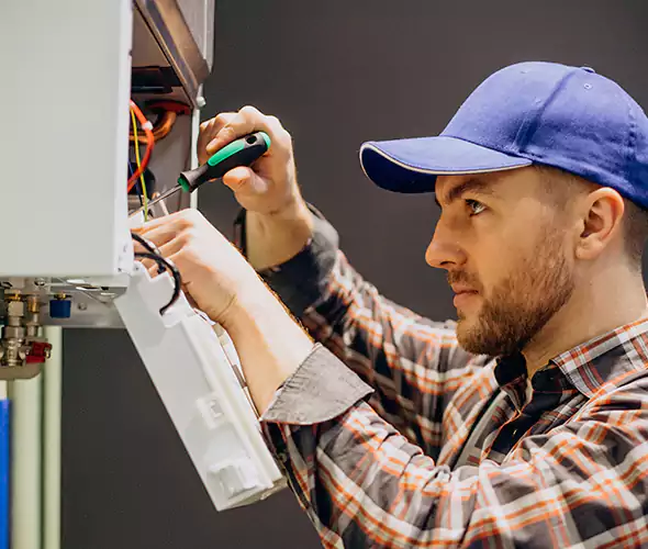 Expert Plumber for Tankless Water Heater Maintenance in East Islip, NY: Schedule Professional Maintenance Services with Us