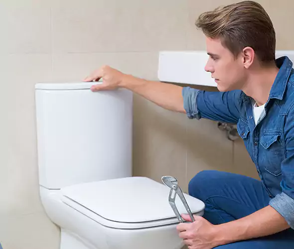 Expert Plumber for Toilet Replacement in East Islip, NY: Schedule Affordable Toilet Replacement Services with Us